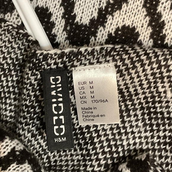 H & M divided dress, new never worn, medium - Picture 4 of 4